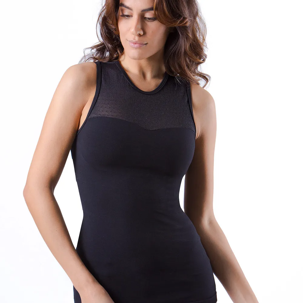 Formuojanti palaidinė be rankovių su tinkleliu taškeliais